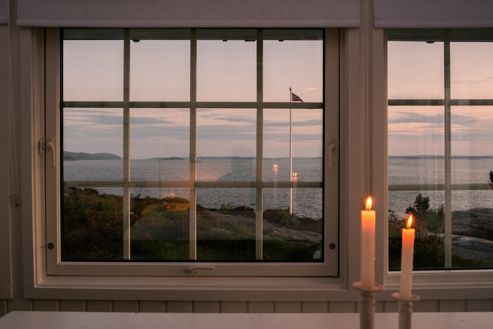 Utestuen er lun og trivelig - helt avskjermet fra havbrisen. Galleribilde