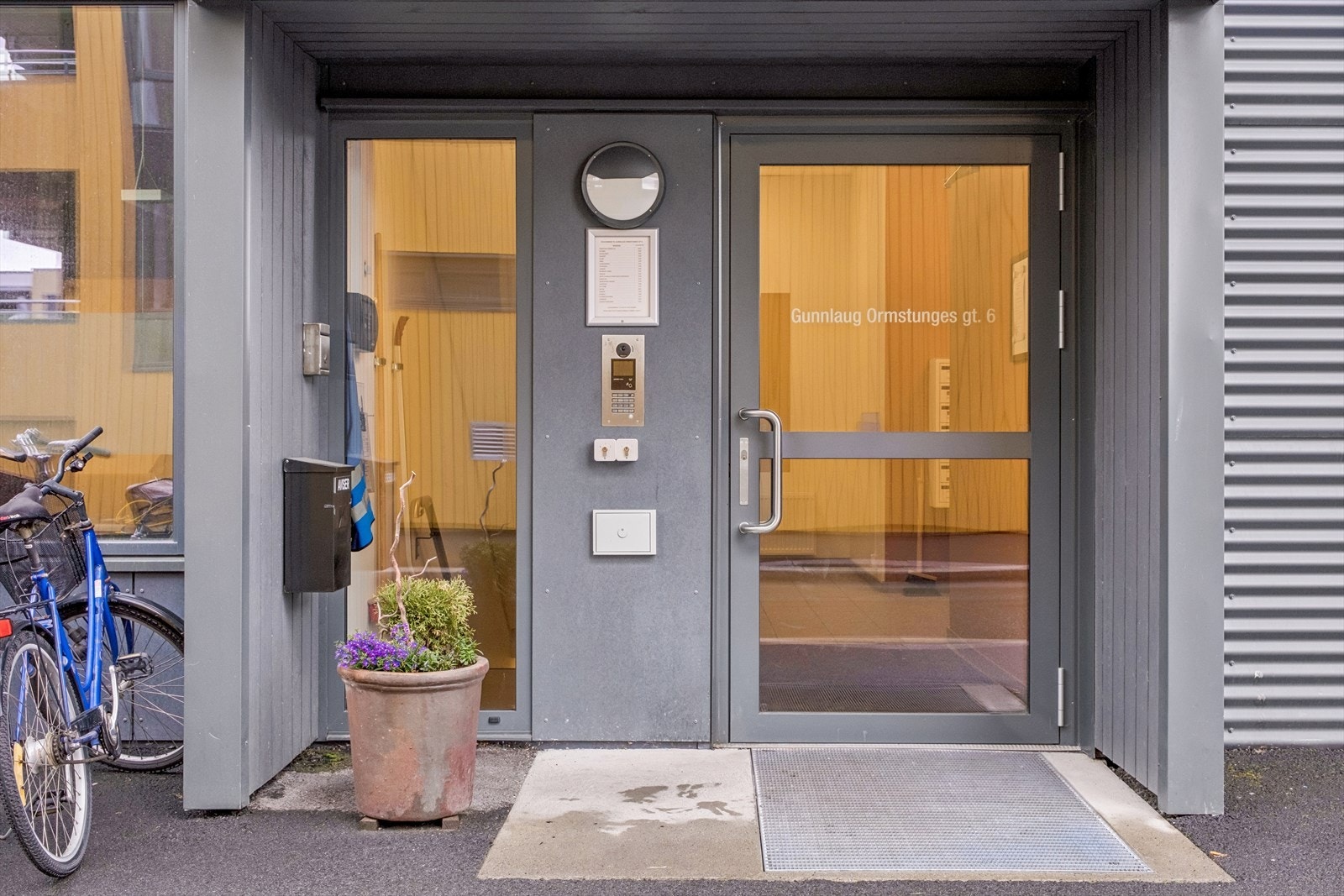 Ute Galleribilde