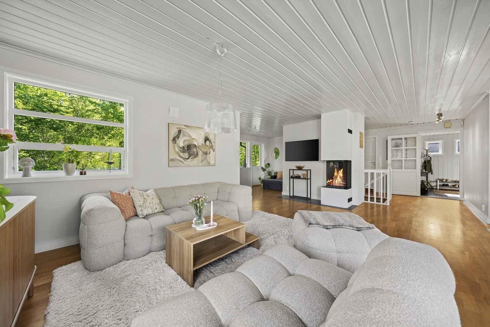 Fra stuen er det utgang til terrasse Galleribilde