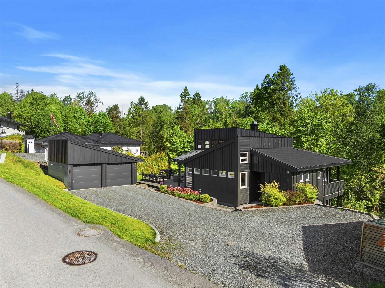 Nordvik v/Daniel Høyer Oland har gleden av å presentere Safirvegen 17! Foto: A7 Media Galleribilde