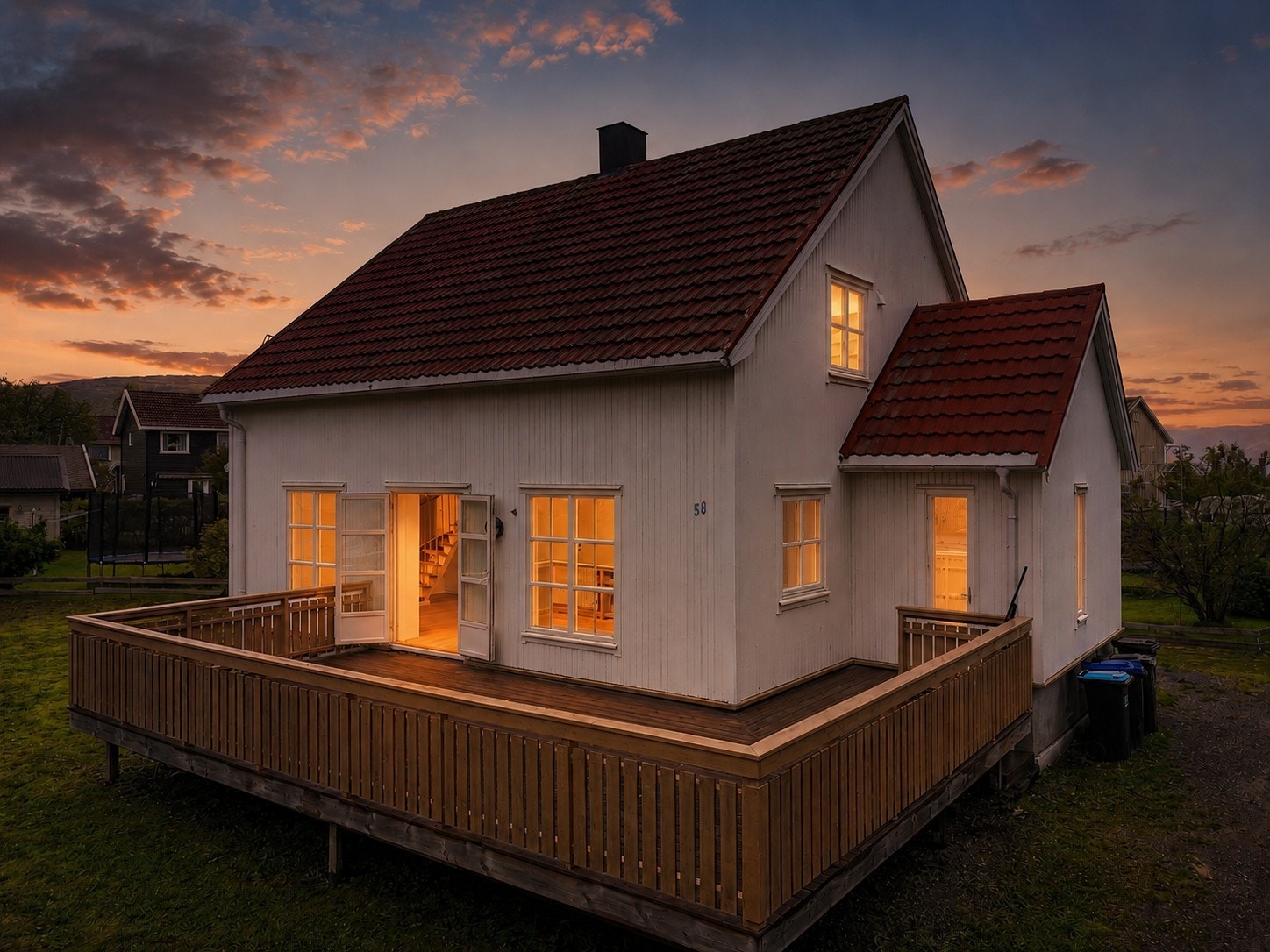 Boligen har utgang via dobbel foldedør til en stor terrasse med gode solforhold. Galleribilde