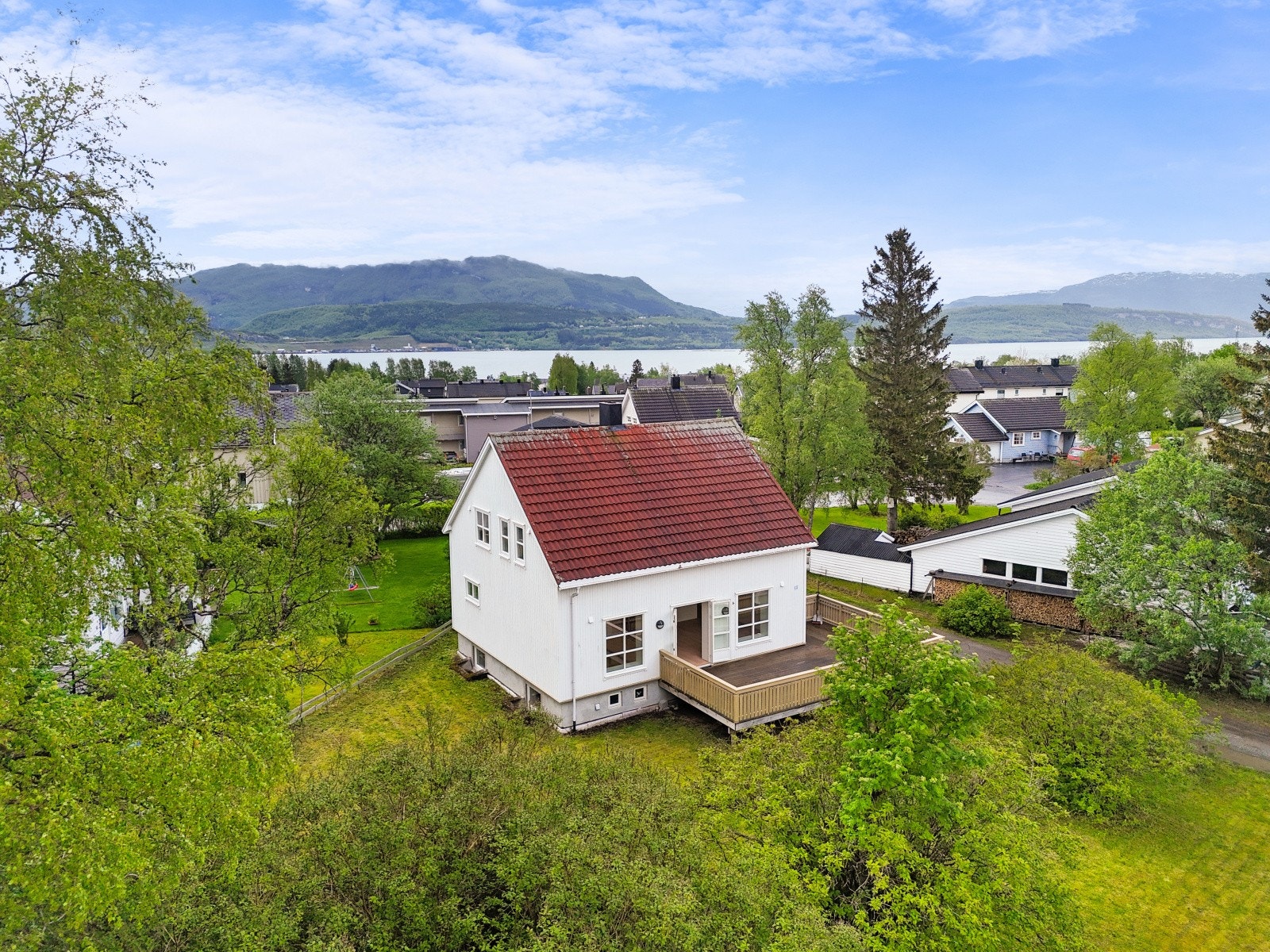 Beliggenhet med nærhet til både sentrum og natur. Galleribilde