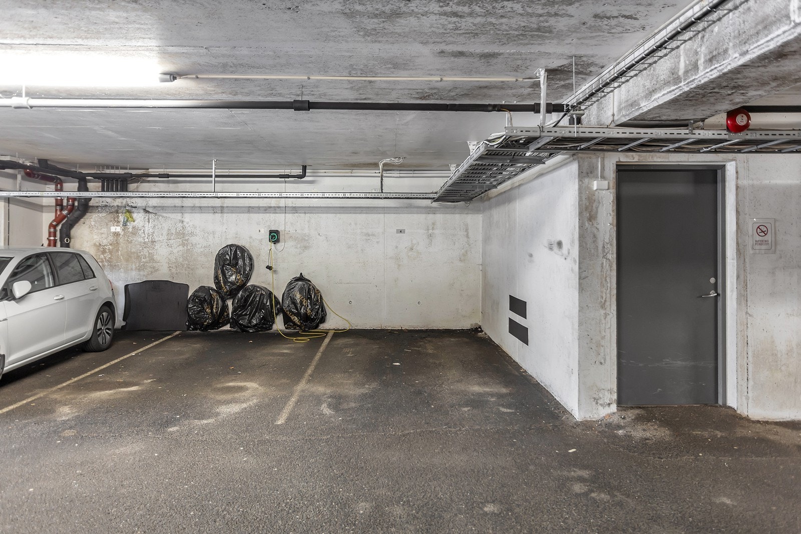 Fast p-plass i kjeller Galleribilde