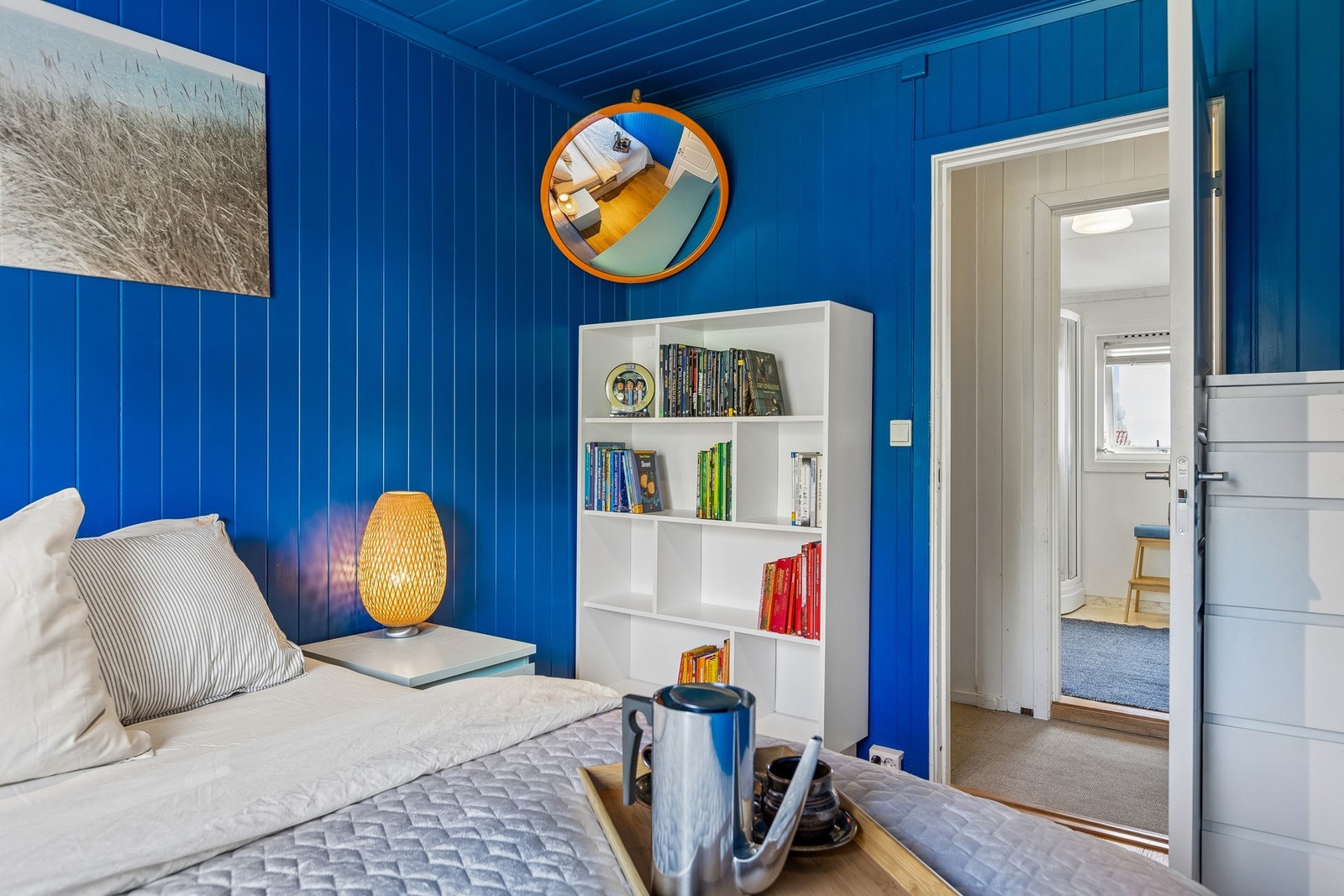 Soverommet på 8 m² benyttes i dag som hovedsoverom og har plass til dobbeltseng og nødvendig møblement. Galleribilde