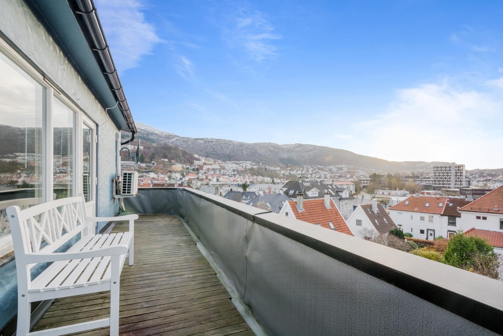 Utsikt fra balkong Galleribilde