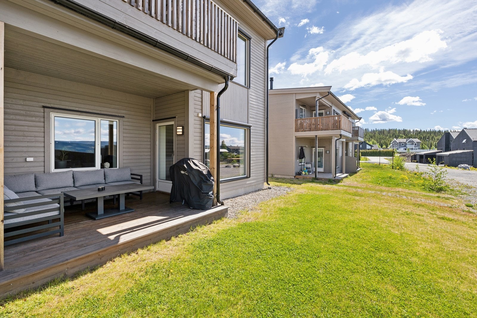 Utgang til overbygd terrasse mot vest. Galleribilde
