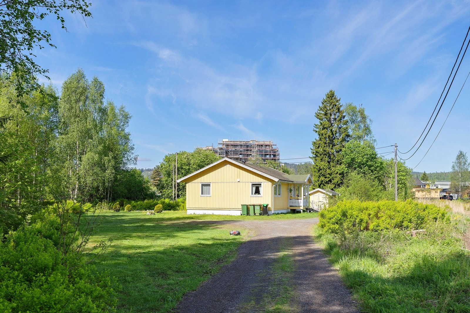 Gode parkeringsmuligheter på eiendommen. Galleribilde