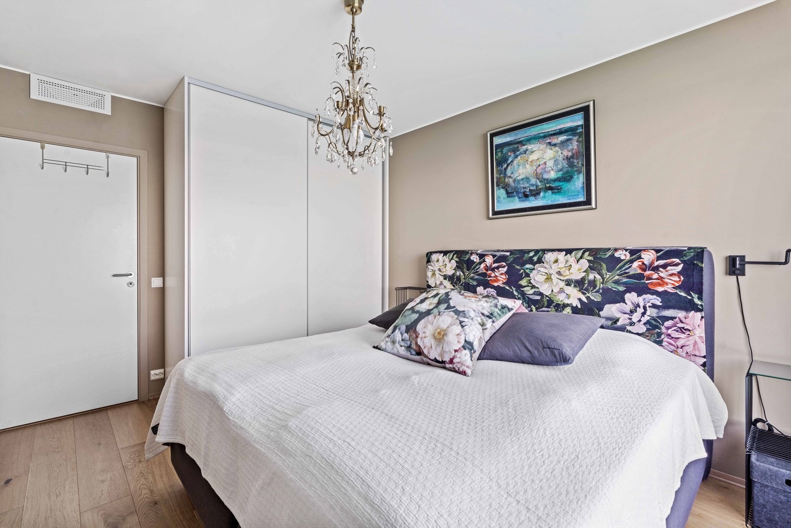 Hovedsoverom med tilknyttet bad Galleribilde