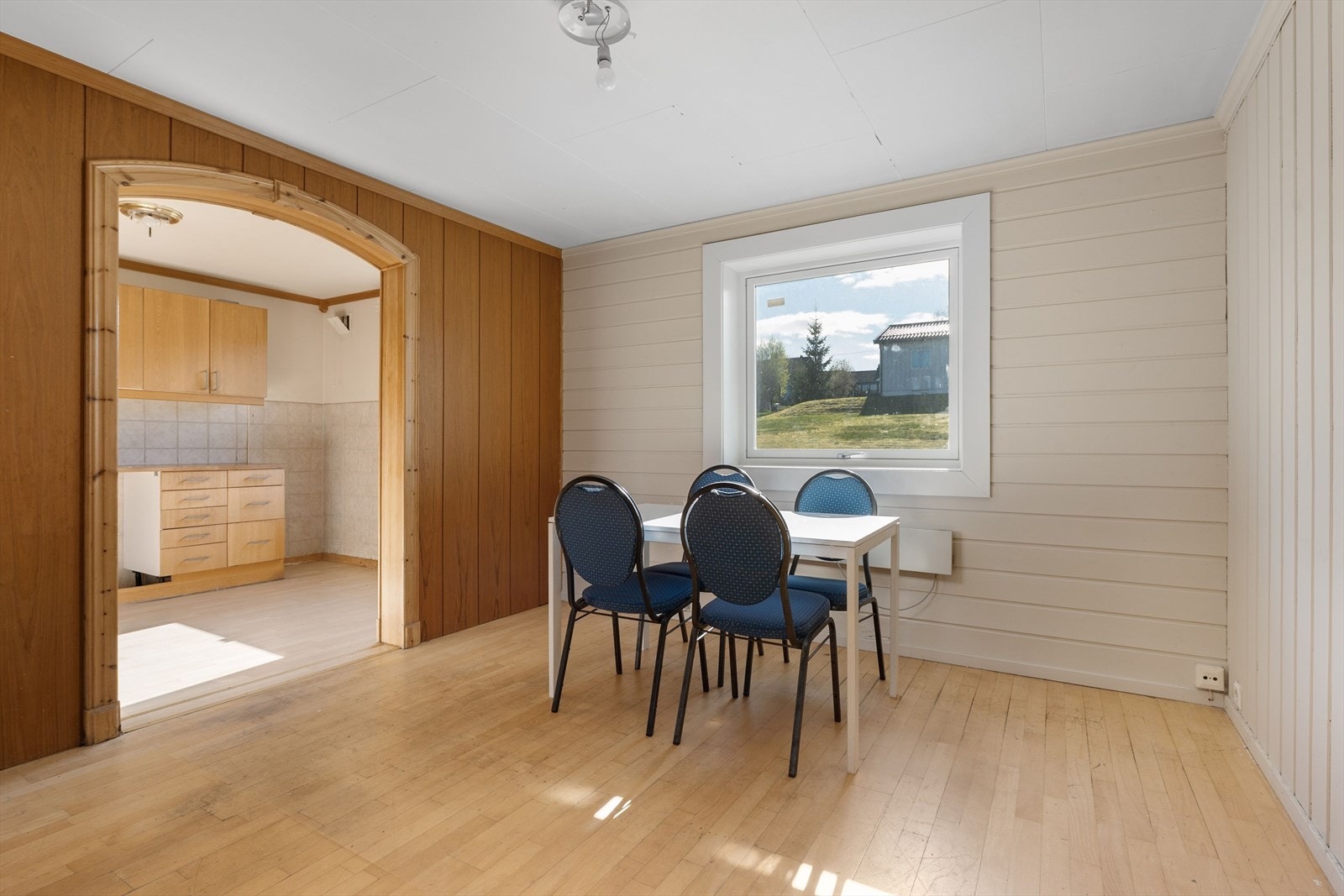 God plass til spisestue. Galleribilde