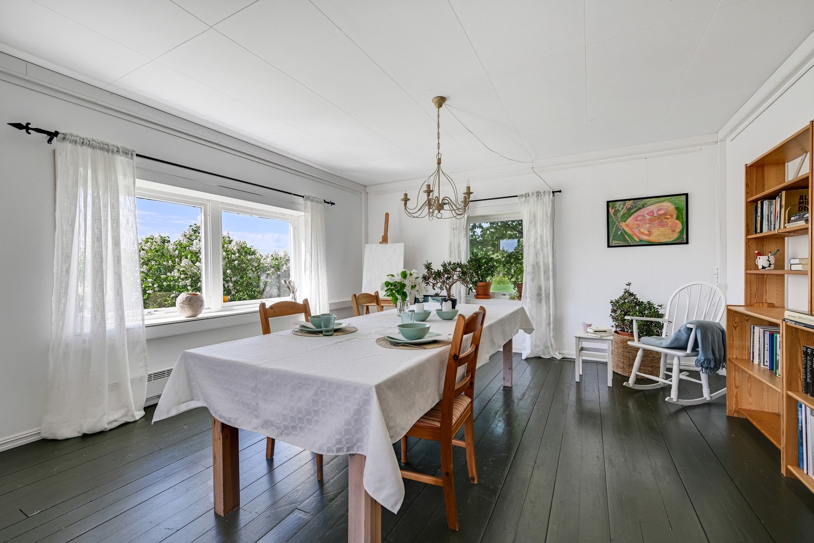 Her ligger forholdene til rette for f. eks kontor eller atelier Galleribilde