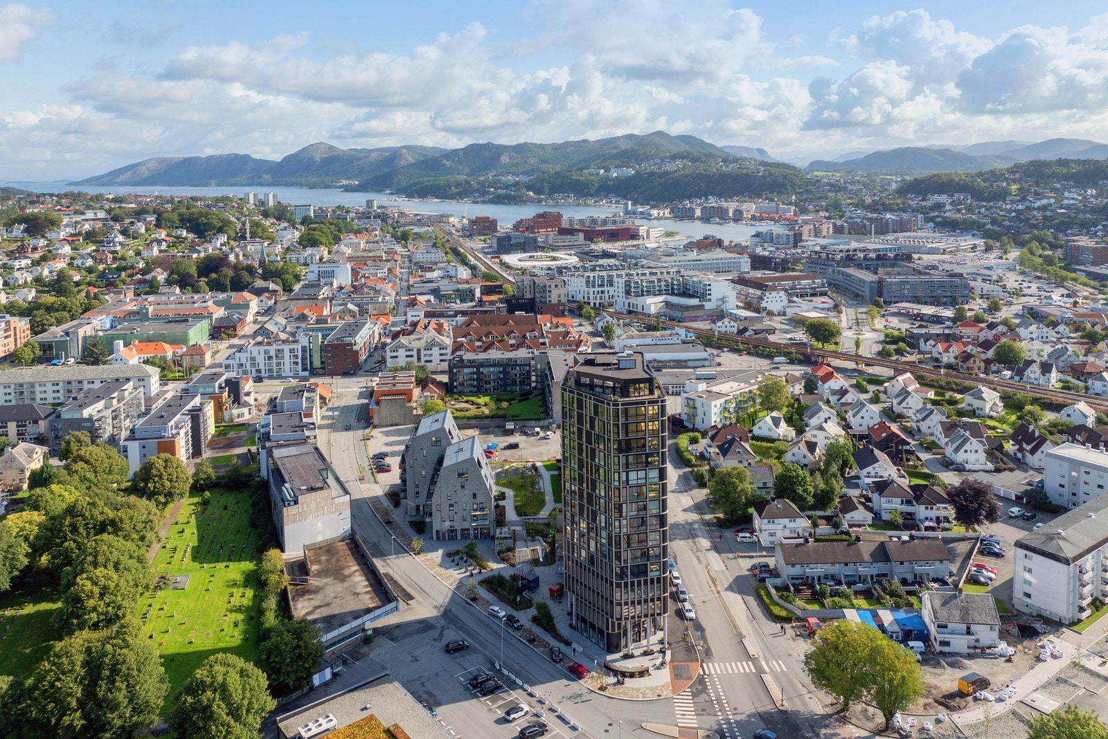 Det er med stor glede vi i Verdi &Partners V/Therese Kane kan presentere en trivelig leilighet i Jærveien 5 for salg. Galleribilde