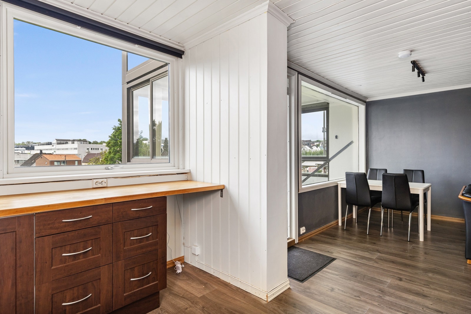 Kjøkken/spisestue. Galleribilde