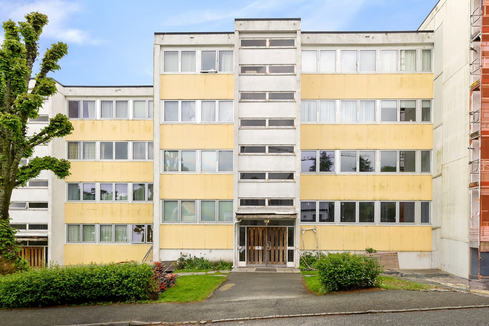 Felles inngangsparti. Galleribilde
