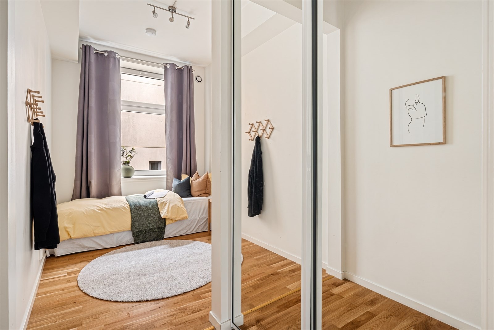 Walk-inn garderobe Galleribilde