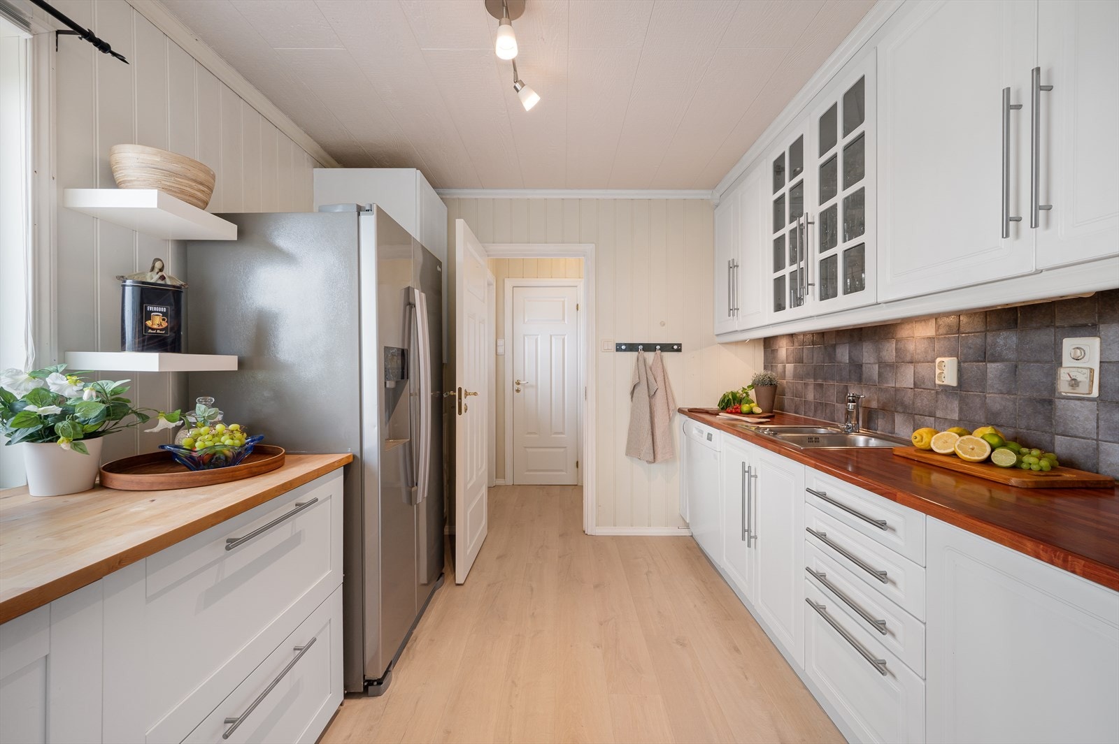 - Kjøkkenet måler 8,9m² - Galleribilde