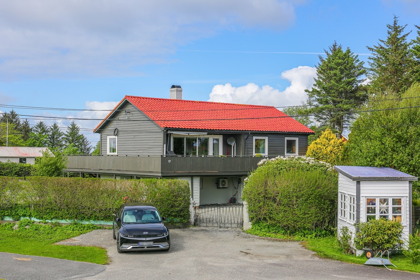 - Nordvik Bolig v/Benjamin Sommer har gleden av å presentere Nystovevegen 17! Foto: Christian Fagerland - Galleribilde