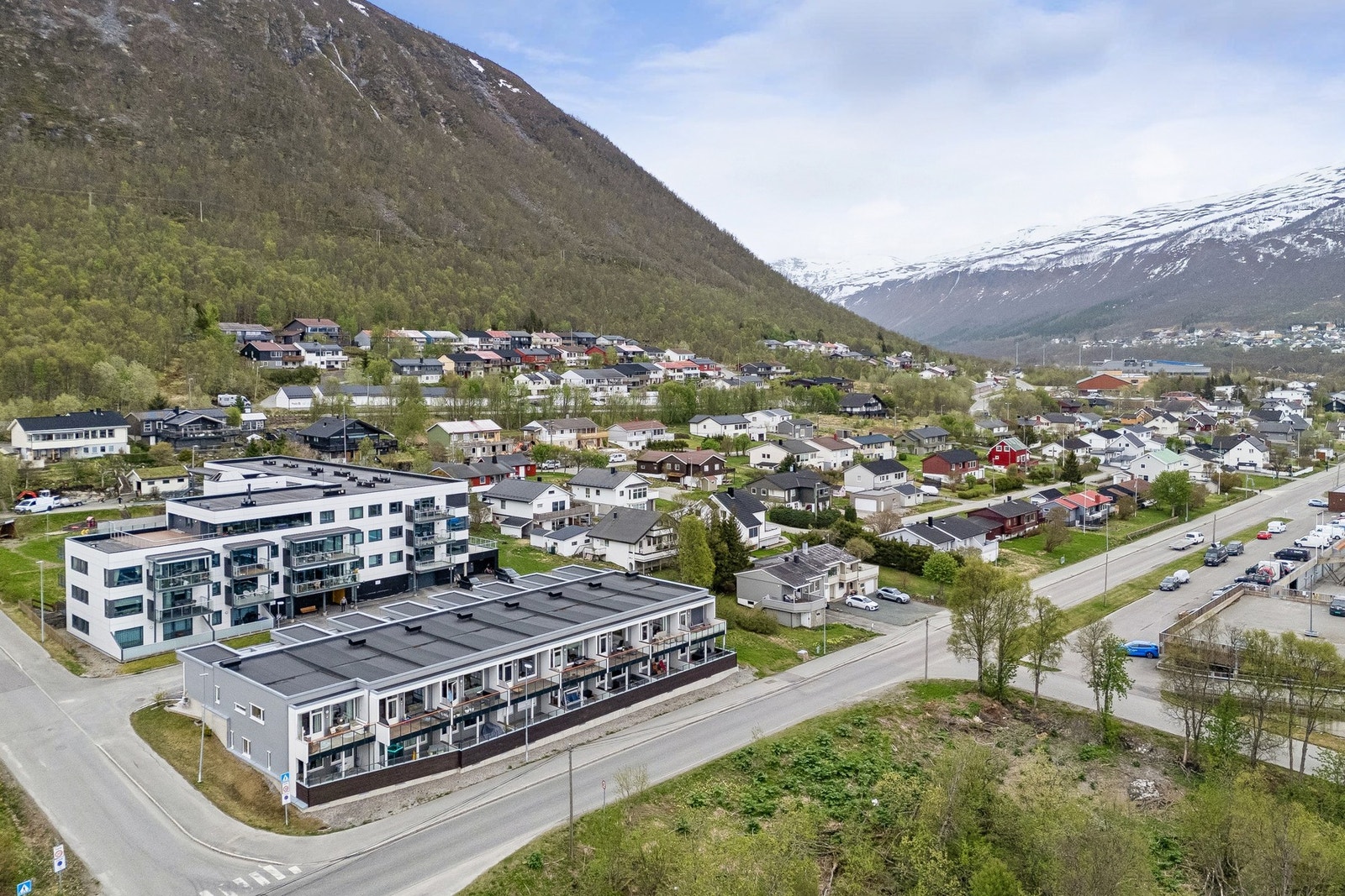 Med nærhet til skog og mark er det gode turmuligheter rett utenfor døren. Galleribilde