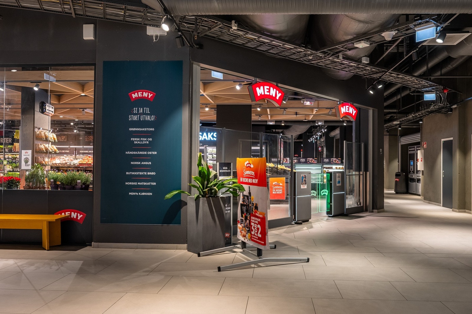 Daglivarehandel kan gjøres på Meny som også ligger i umiddelbar nærhet. Galleribilde