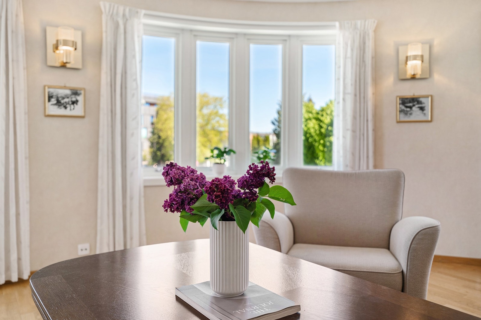 Leiligheten har vannbåren varme i gulv i entré, kjøkken, stue og bad/vaskerom. I tillegg er det balansert ventilasjon for et bedre inneklima. Galleribilde