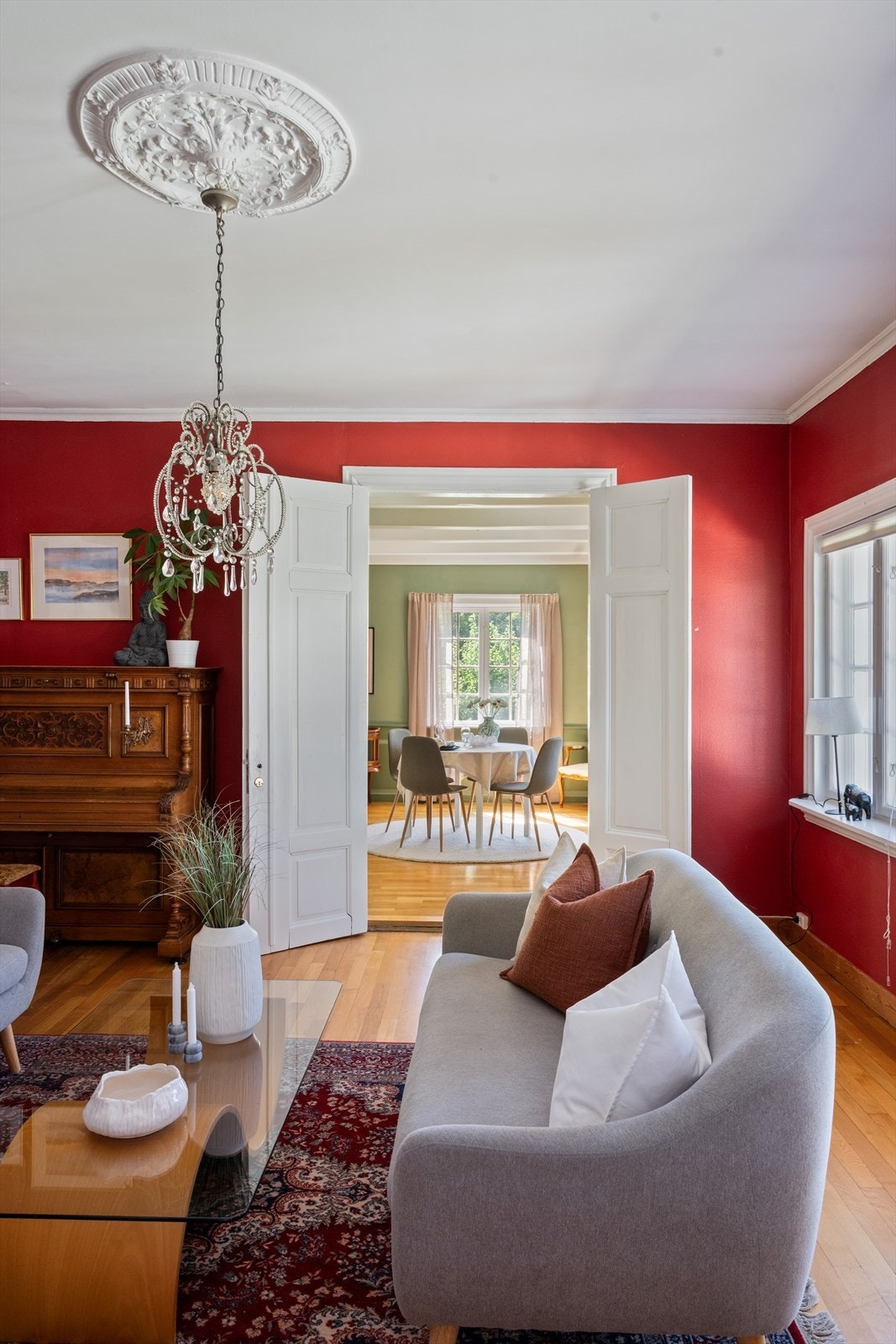 Fra hovedstuen er det inngang til spisestue Galleribilde