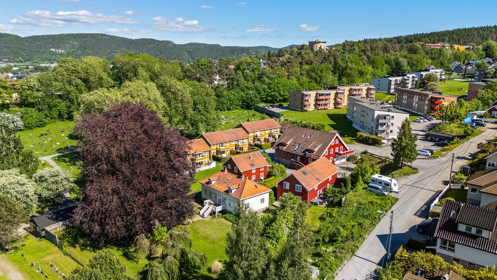 Jønholttunet 10 er mer enn bare en bolig - det er et stykke lokalhistorie som nå kan bli ditt neste hjem! Galleribilde