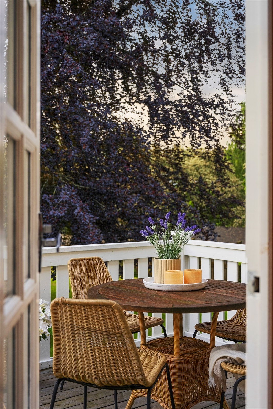 Fra stuen er det utgang til terrasse Galleribilde
