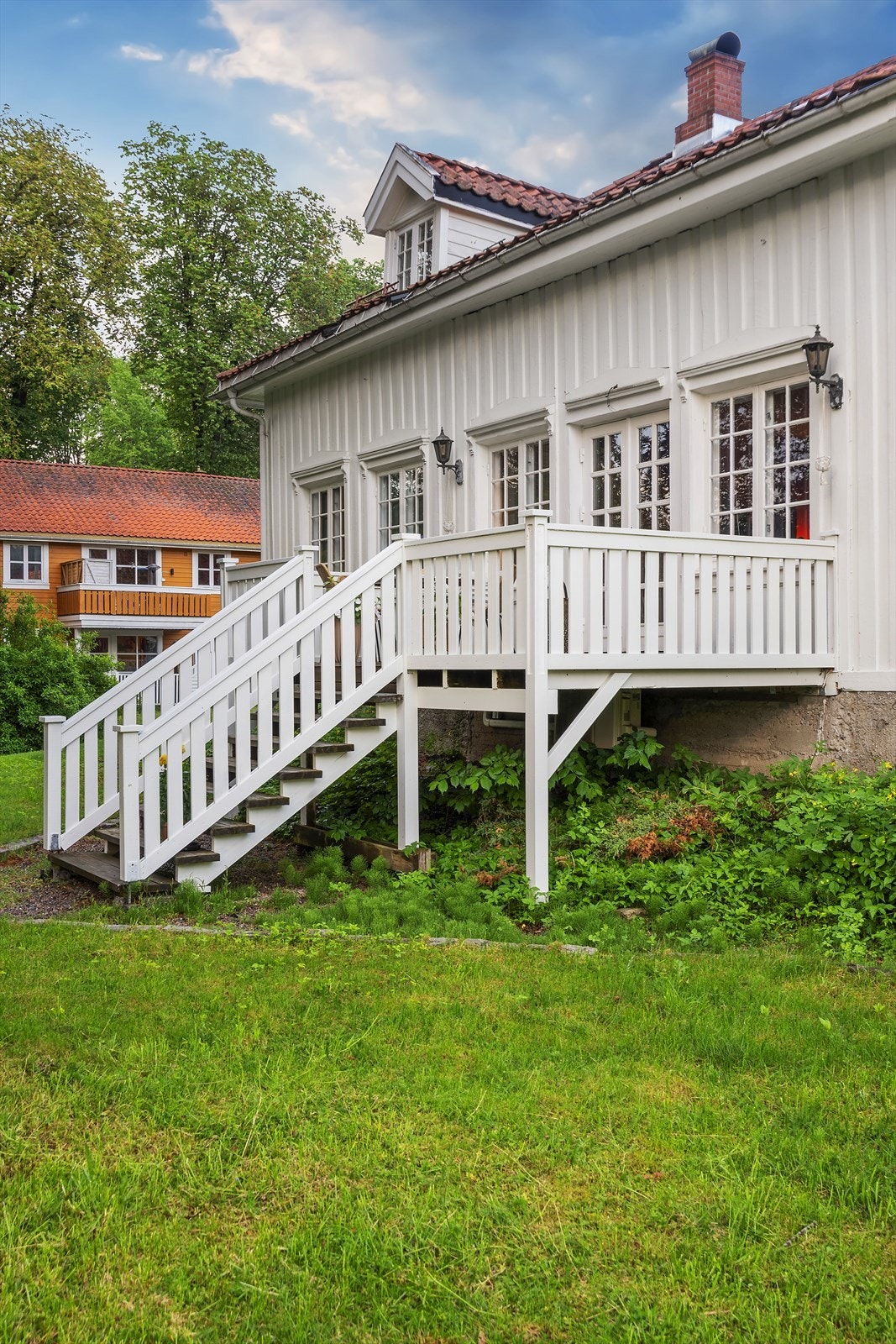 Boligen var tidligere en del av den historiske Jønholt gård, en eiendom som har satt sitt preg på lokalmiljøet gjennom generasjoner Galleribilde