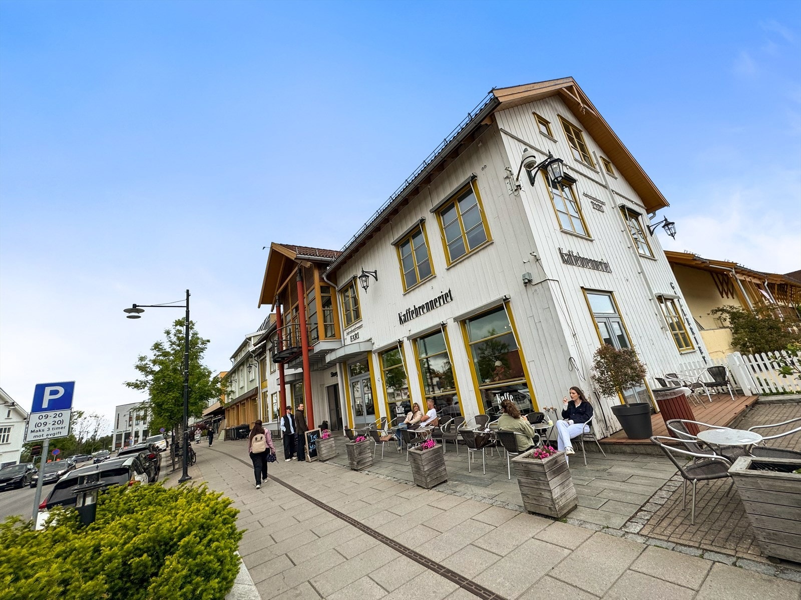 Nyt en kaffe på en av de mange hyggelige serveringsstedene i sentrum. Galleribilde