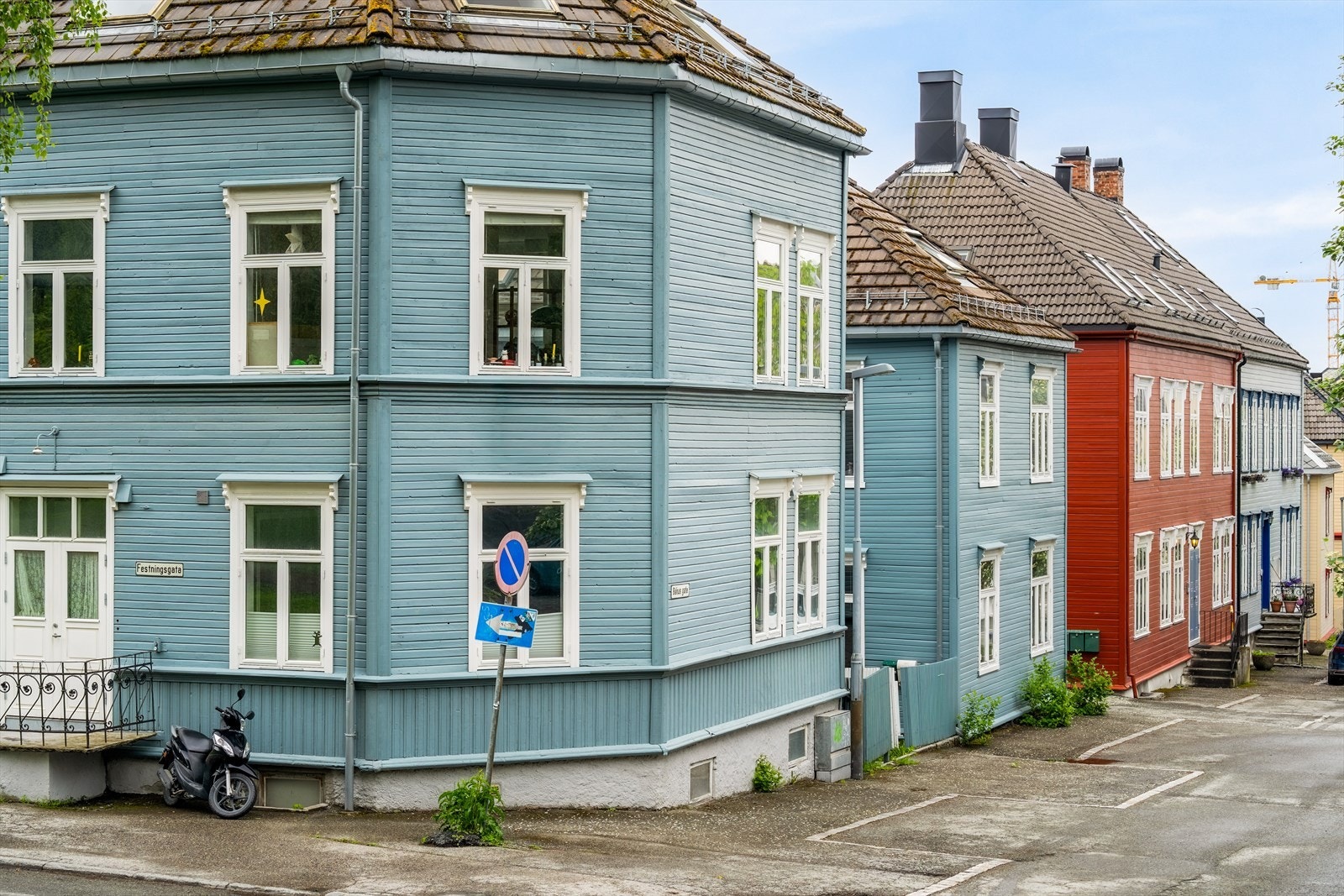 Leiligheten er del av et mindre, men veldrevet sameiet med svært lave månedlige felleskostnader. Galleribilde