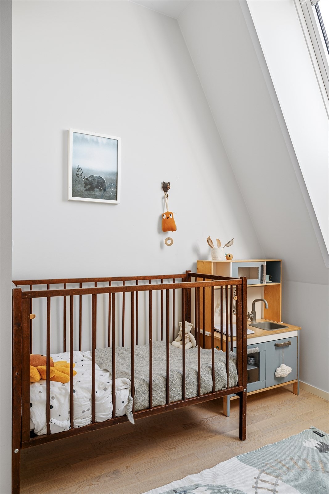 Dette soverommet ligger i samme etasje som hovedsoverommet. Galleribilde