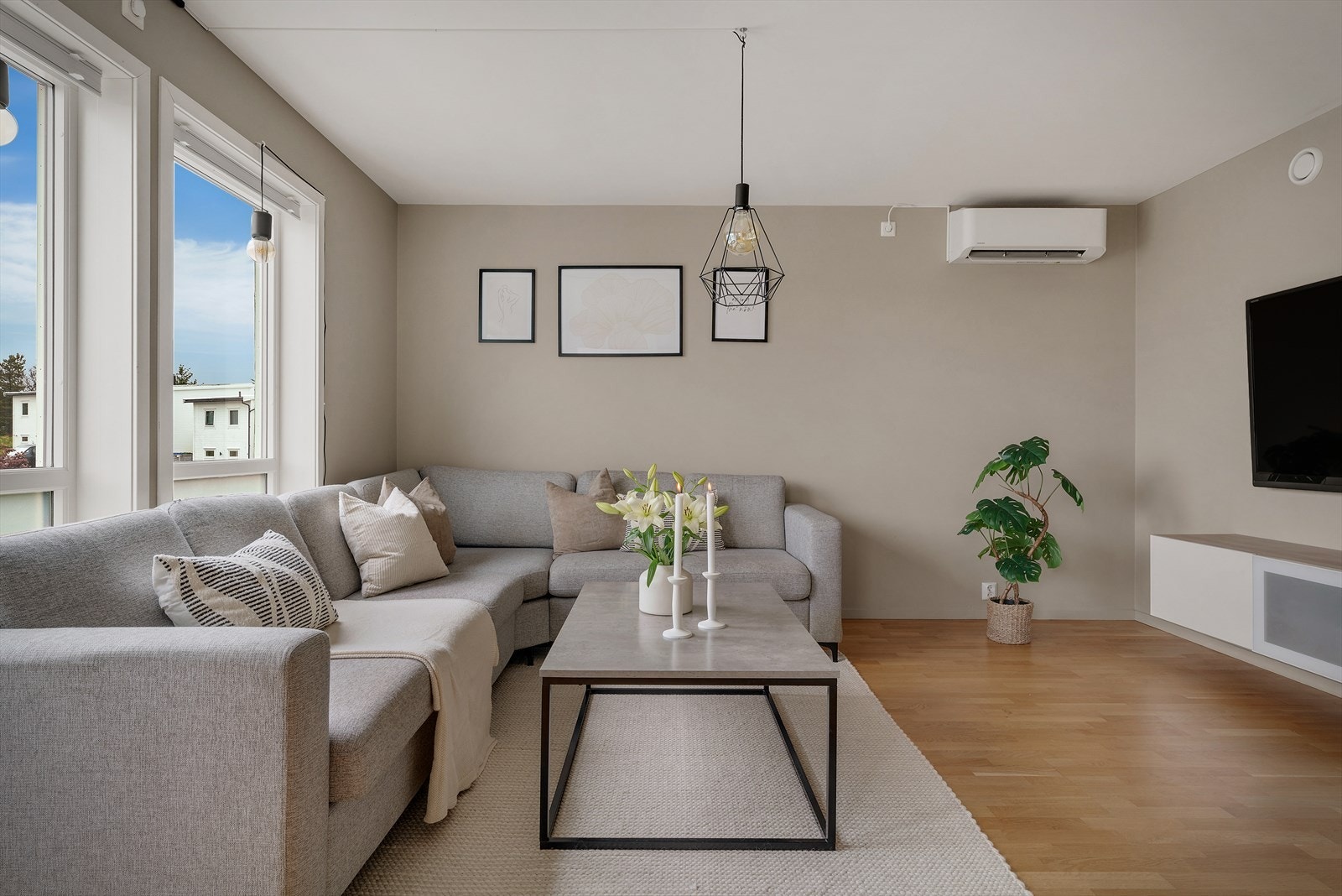 - Boligen har et BRA-i på 97m² fordelt over 2 plan - Galleribilde