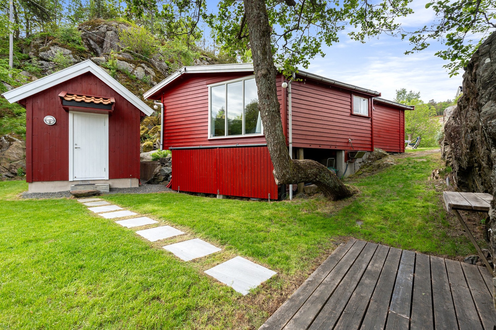 Fra sjøboden og annekset - sett fra bryggen Galleribilde