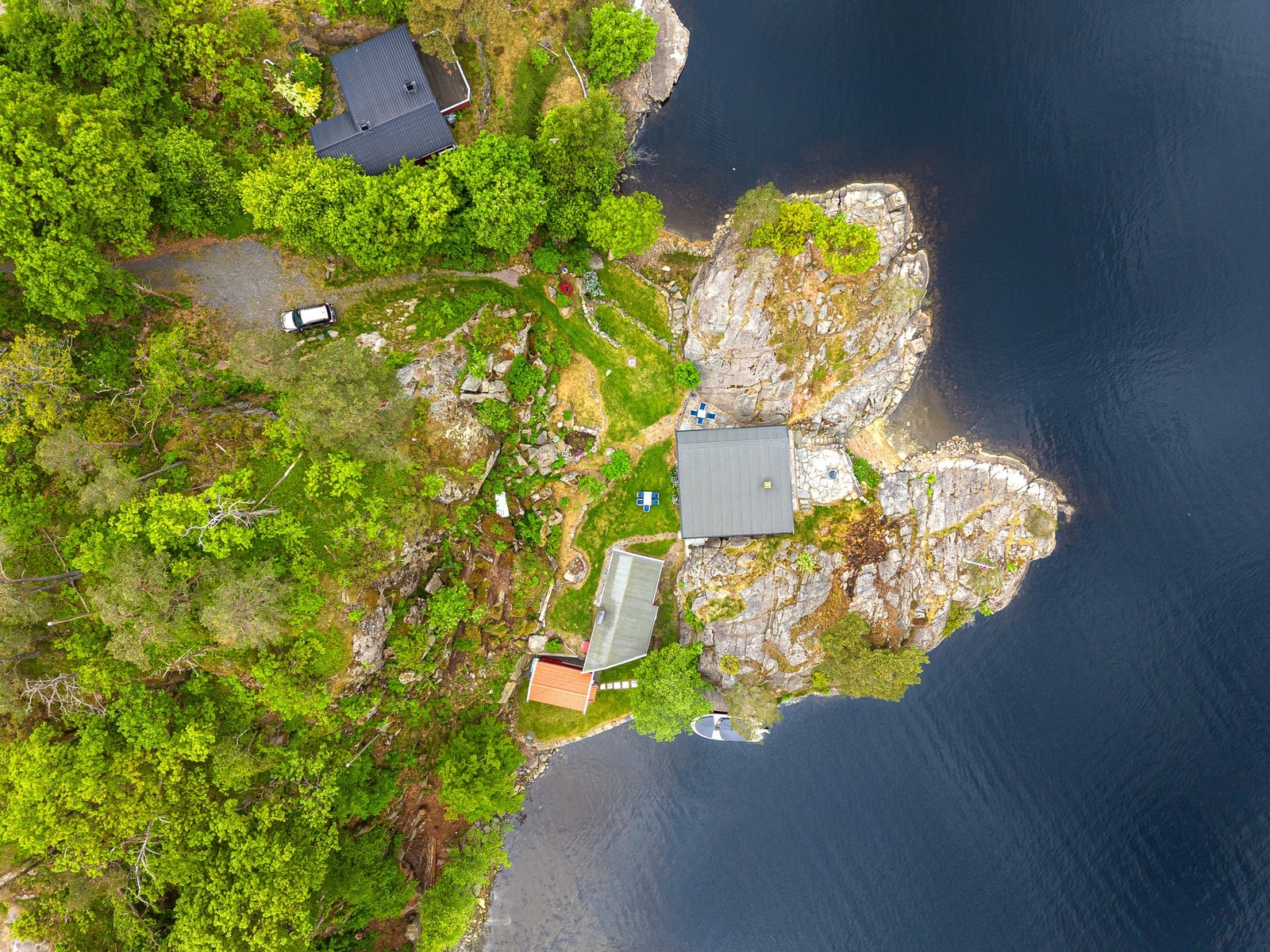 Dronebilde rett over eiendommen Galleribilde