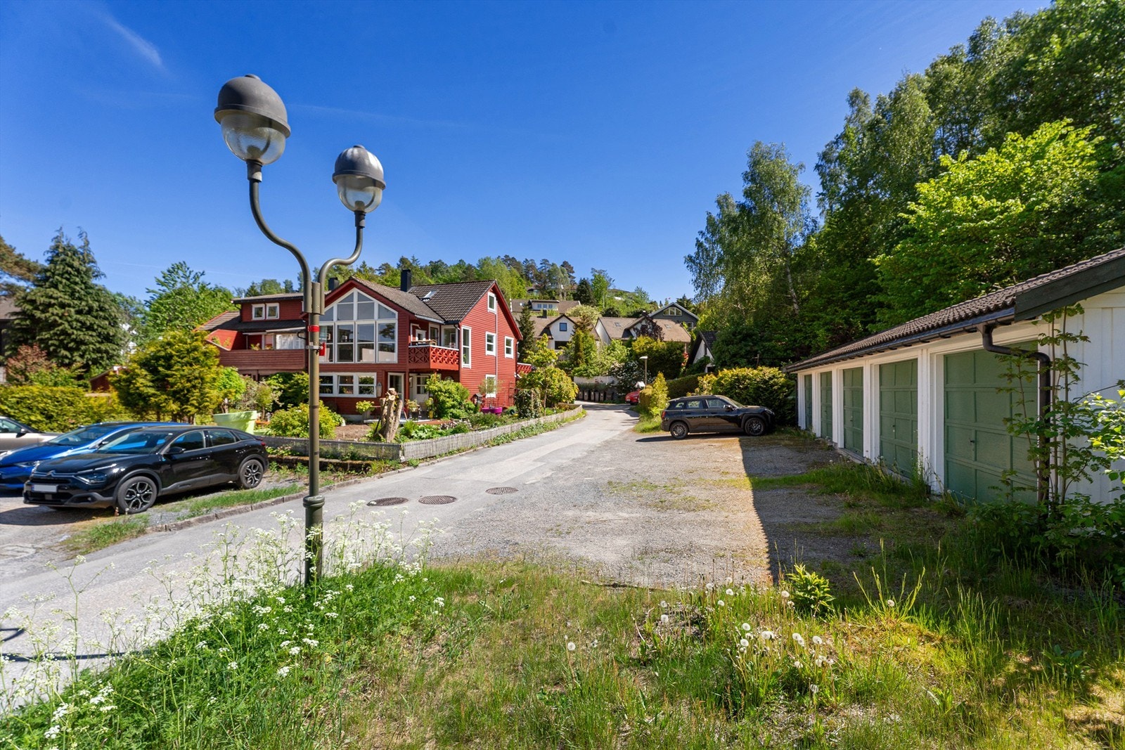 Det medfølger garasje i rekke. Galleribilde