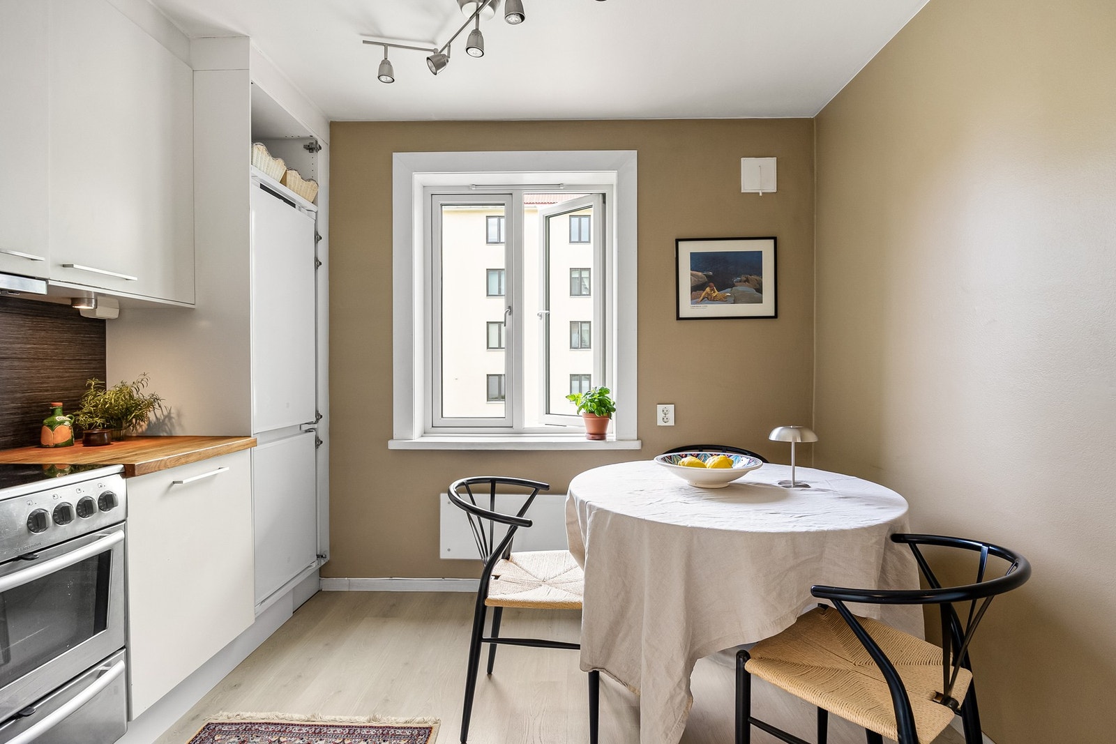 Nyt morgenkaffen i rolige omgivelser Galleribilde