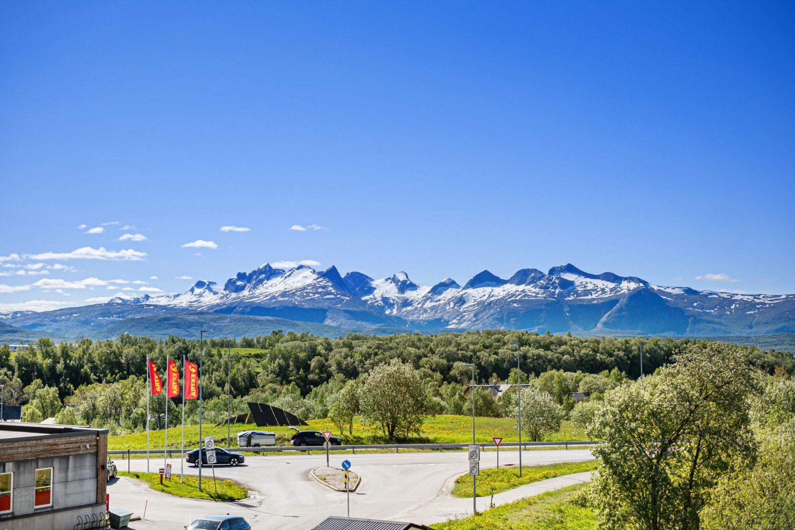 Utsikt mot Børvasstindan. Galleribilde