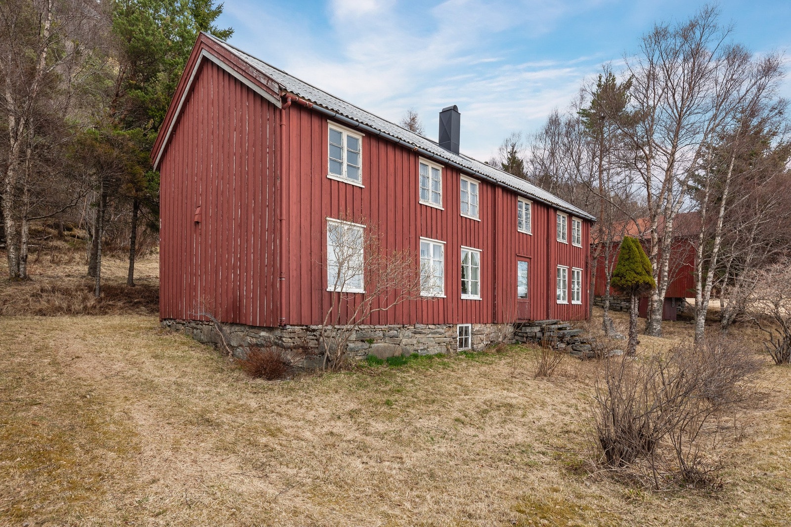Eiendomsmegler1 v/Amandus Sagøy Rindsem har gleden av å presentere Hasselvikveien 65! Galleribilde