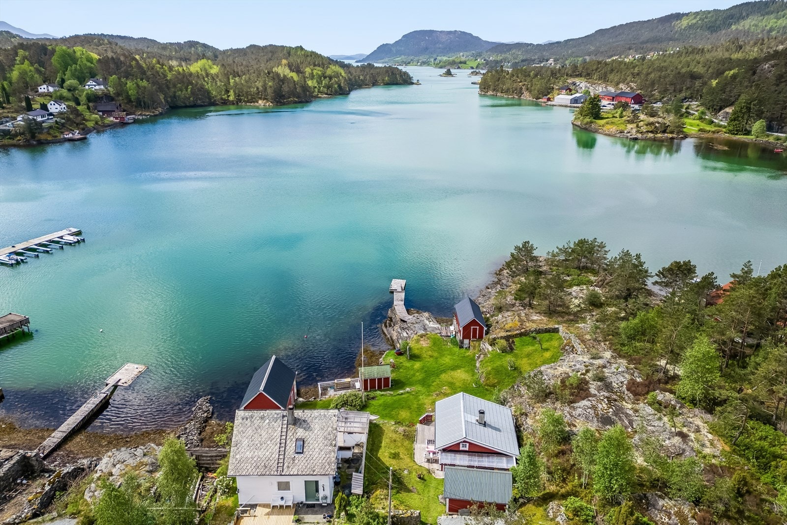 Flott plassering i Hyttevågen i Ølve. Galleribilde