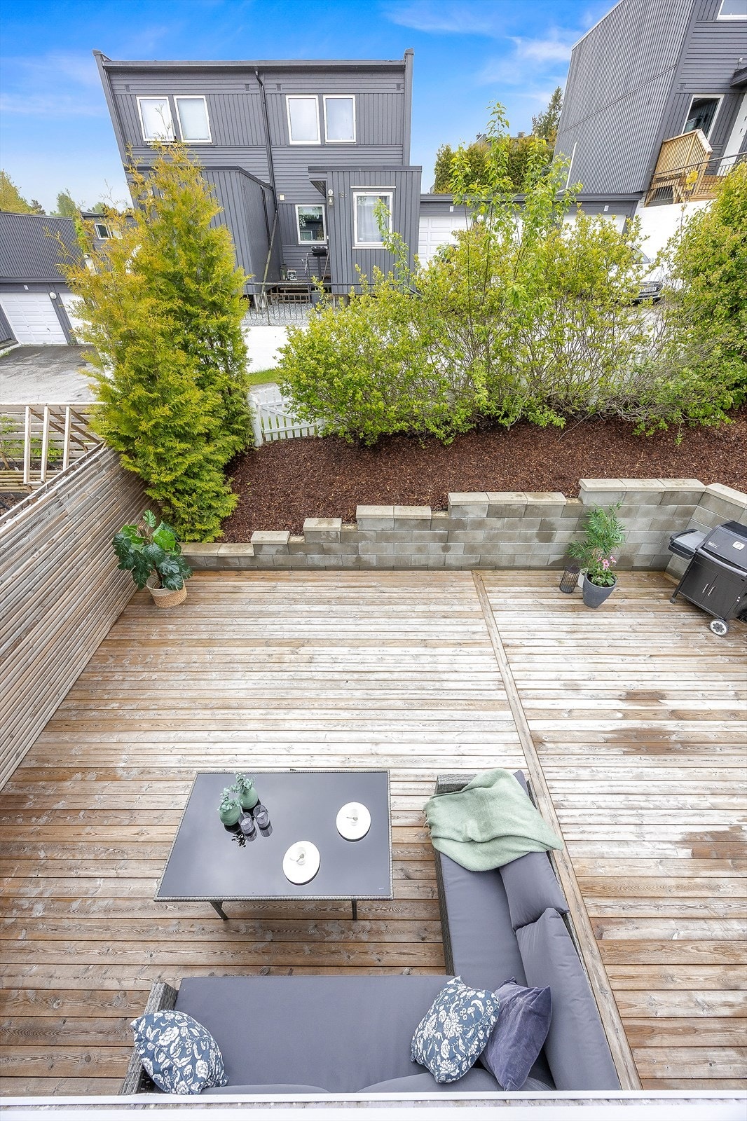 Oversikt over den store uteplassen. Galleribilde