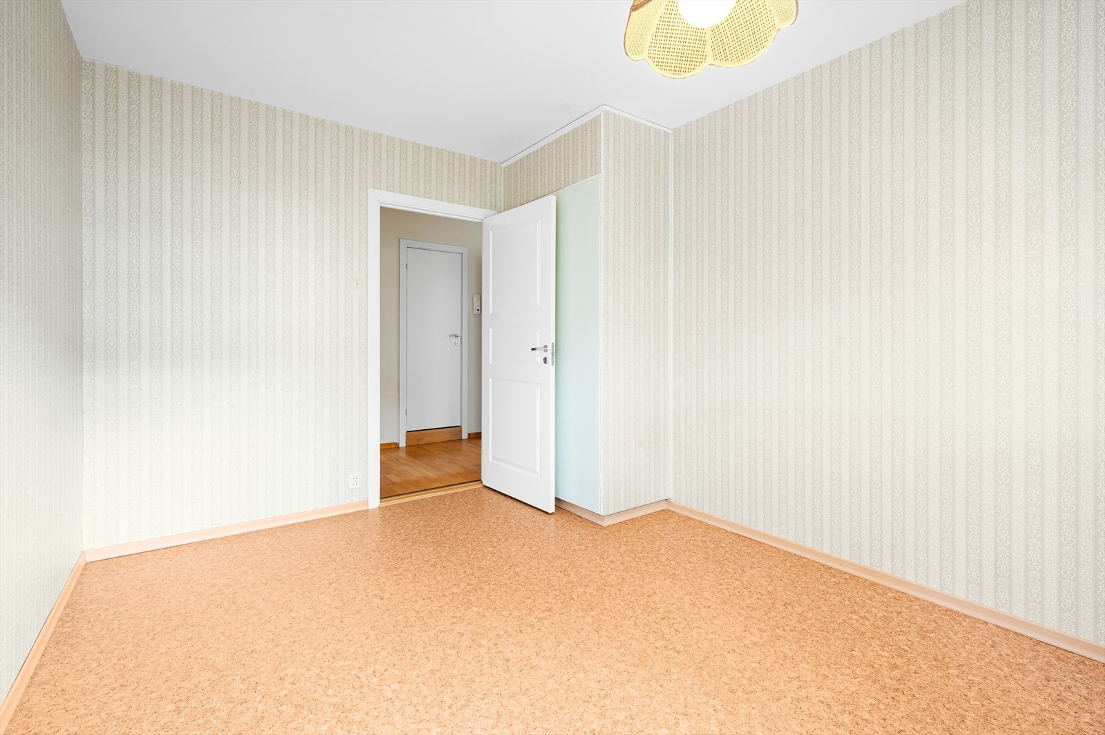 Bruk gjerne det ekstra soverommet som barnerom, gjesterom eller hjemmekontor. Galleribilde