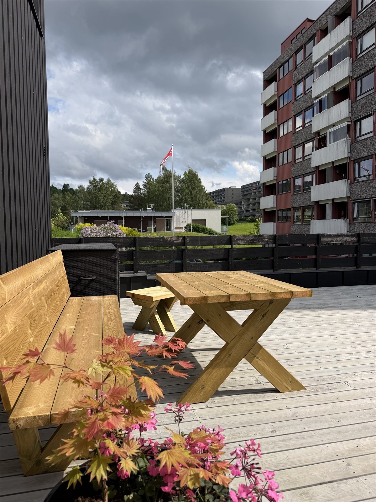 Felles stor terrasse Galleribilde