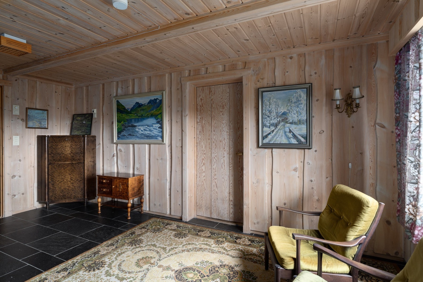 Egen utgang fra kjellerstuen. Galleribilde