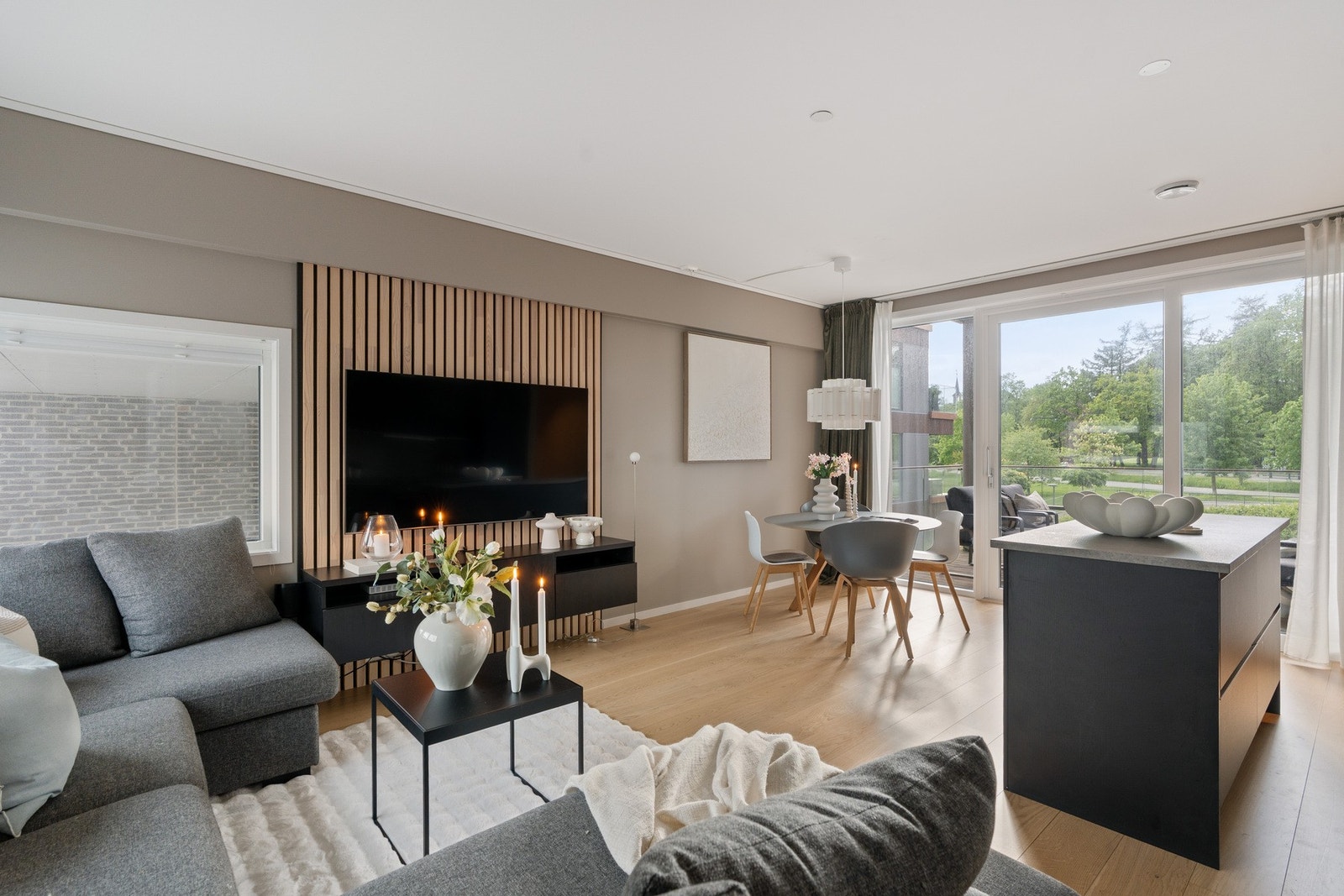 Velkommen til Harald Hårfagres gate 14 - en strøken 3-roms selveier i ett av Trondheims voksende og mest populære boligområder. Foto: Joakim Reinaas. Galleribilde