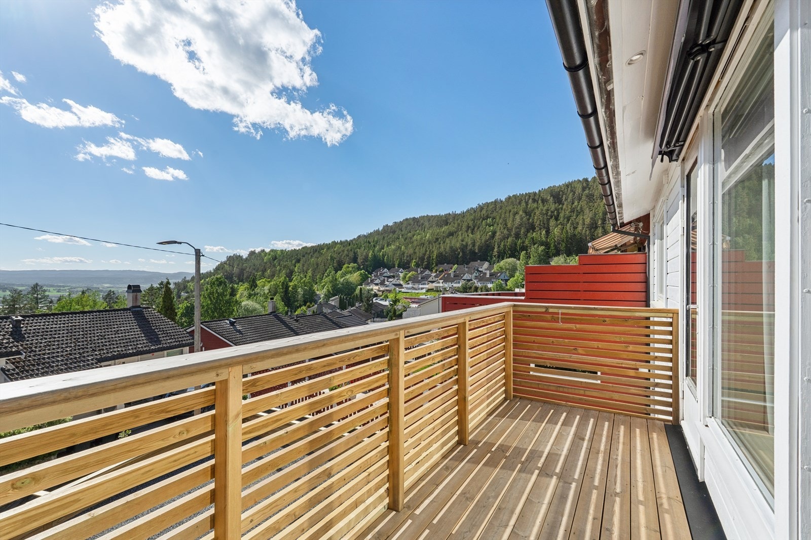 Luftebalkong med utgang fra spisestuen. Galleribilde