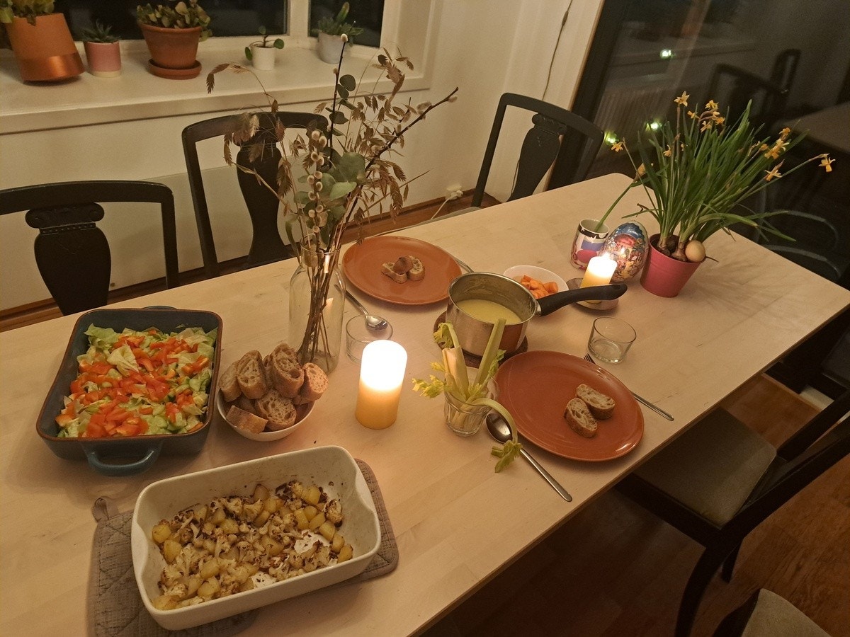 Stuen oppe er et et samlingspunkt og her er det mulig å ha det sosialt og invitere venner Galleribilde