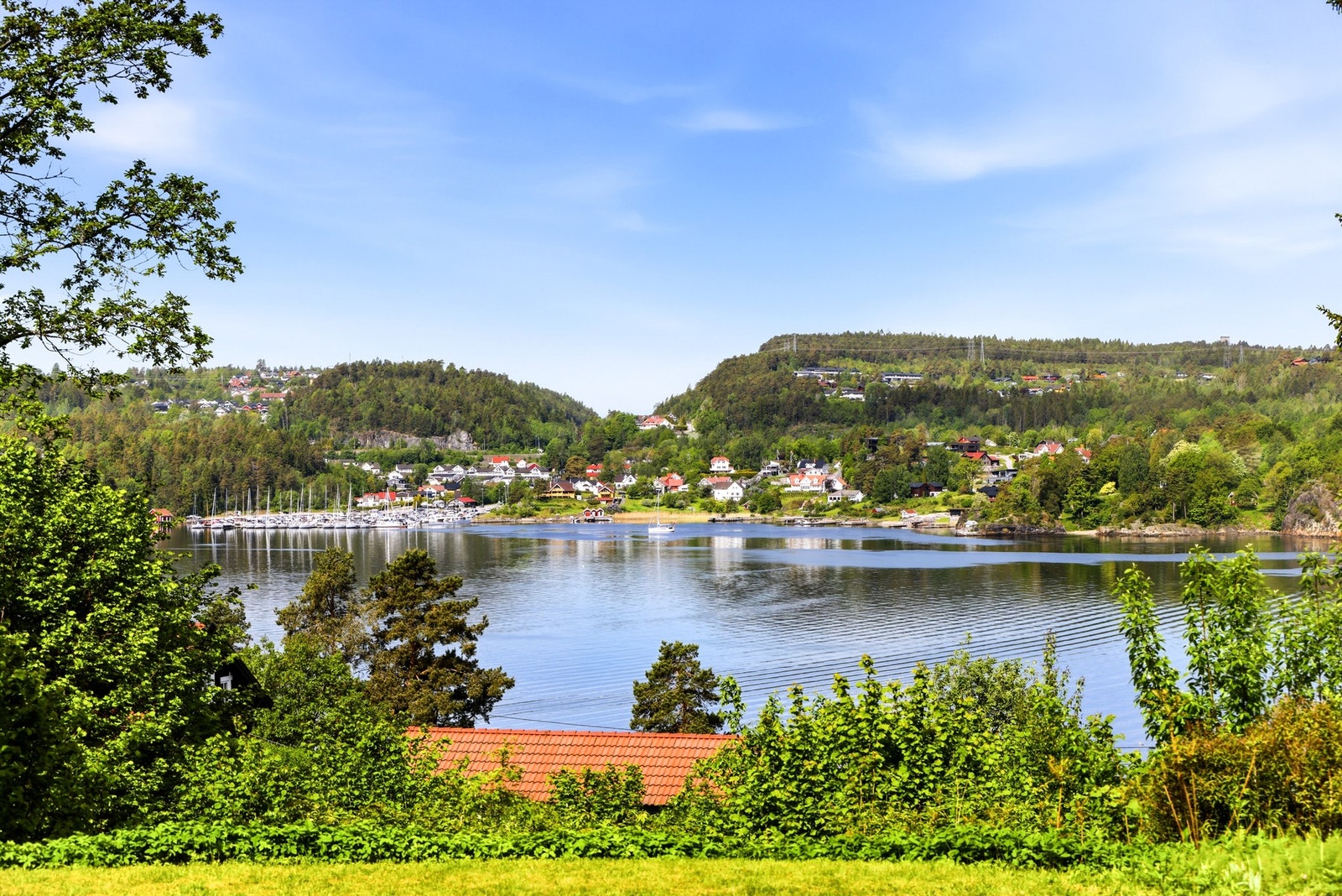 Vakker utsikt fra eiendommen mot Eidangerfjorden og Skjelsvik. Galleribilde