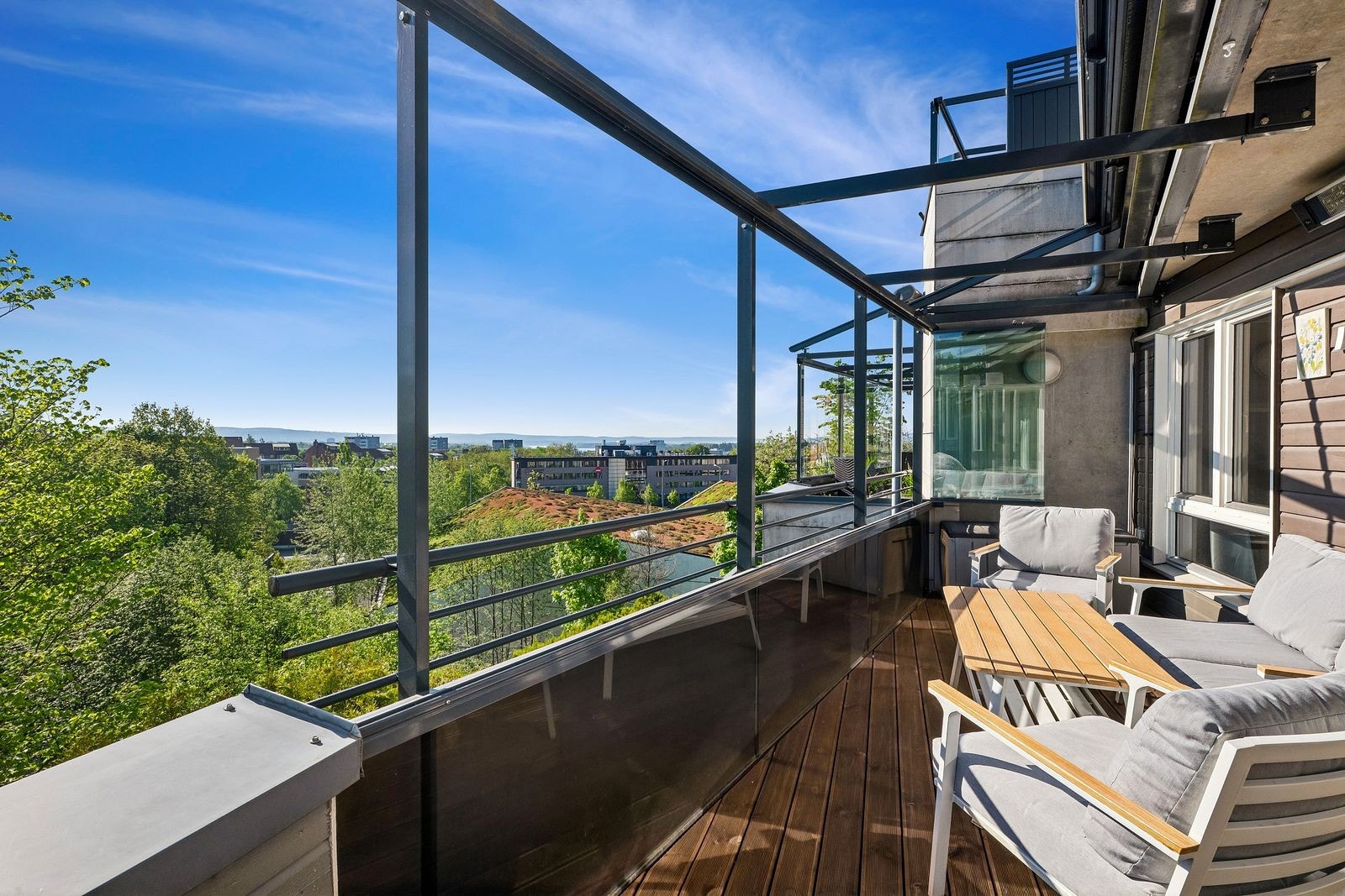 Stor balkong med utsikt Galleribilde