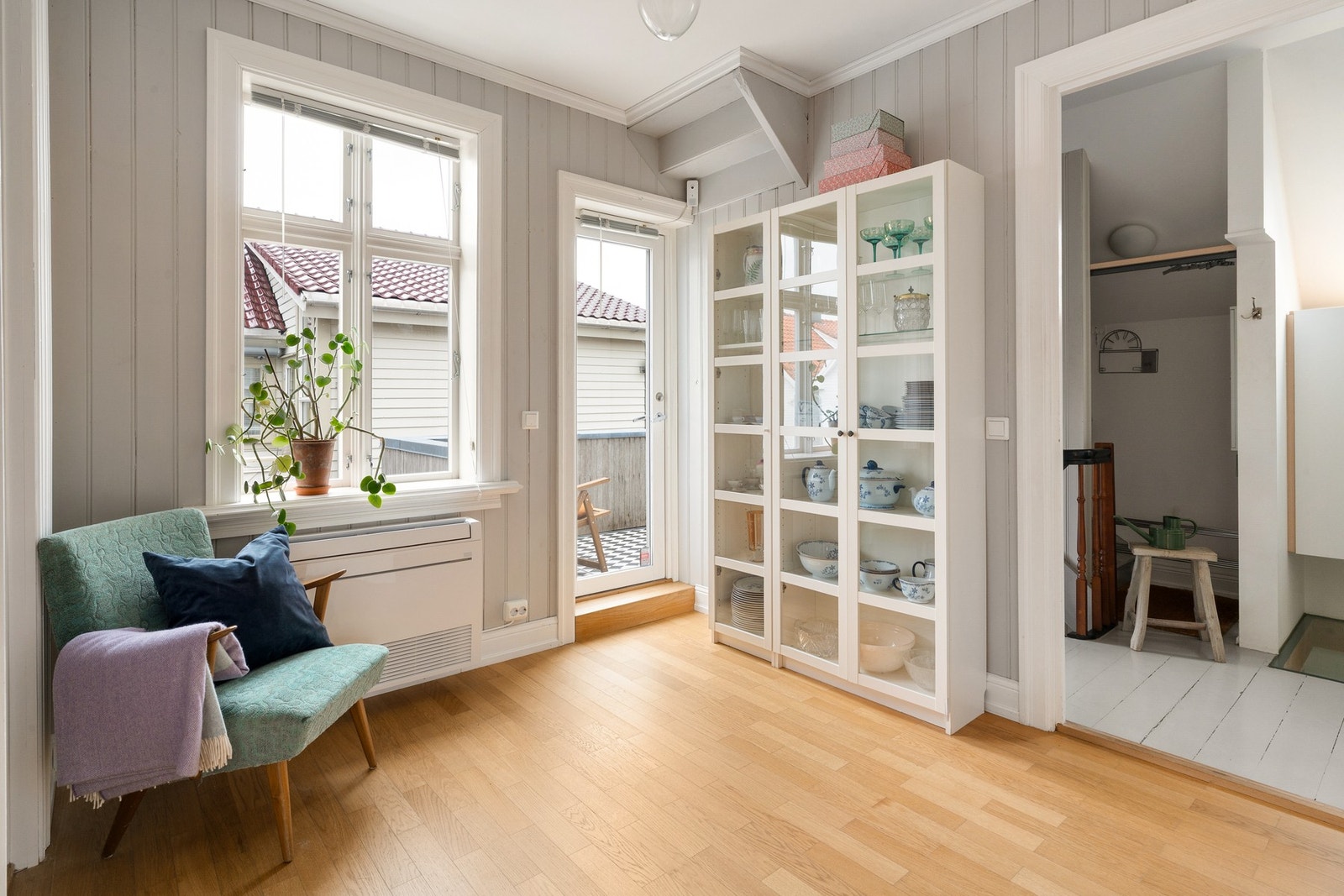 I andre etasjer har man utgang til en herlig nordvestvendt balkong med kveldssol Galleribilde