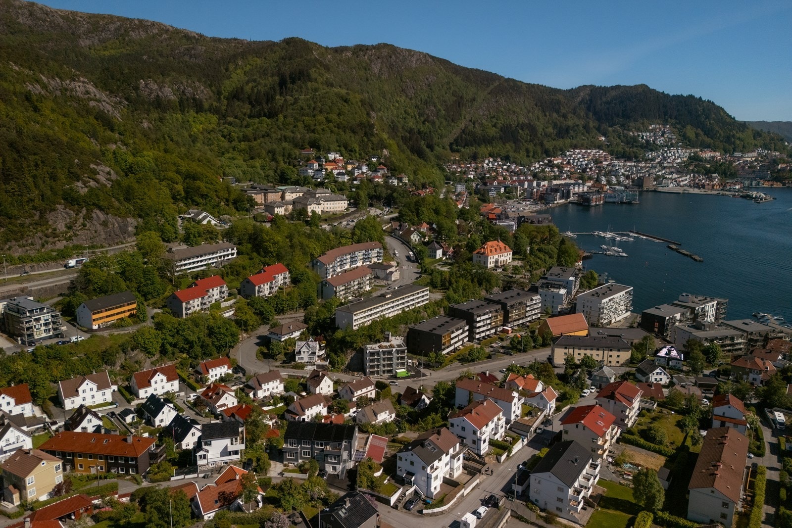 - Her har man også nærhet til Gamle Bergen Museum og Sandviken sjøbad - Galleribilde