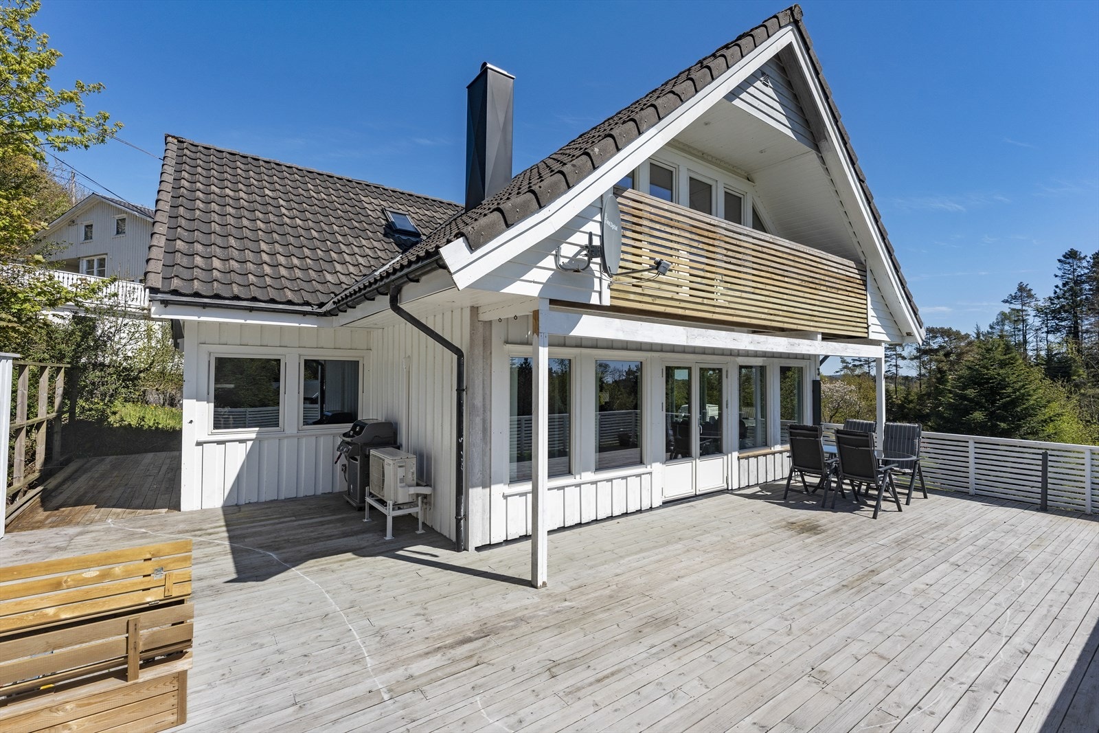 Stor terrasse med god plass til mange Galleribilde